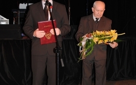 je2201201121