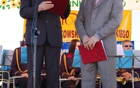at1904200905