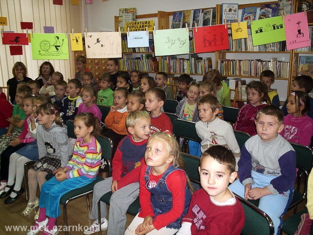 Dzieci w bibliotece Dzieci w bibliotece