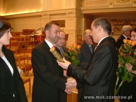 Wręczenie nagrody Moment wręczenia wyróżnienia