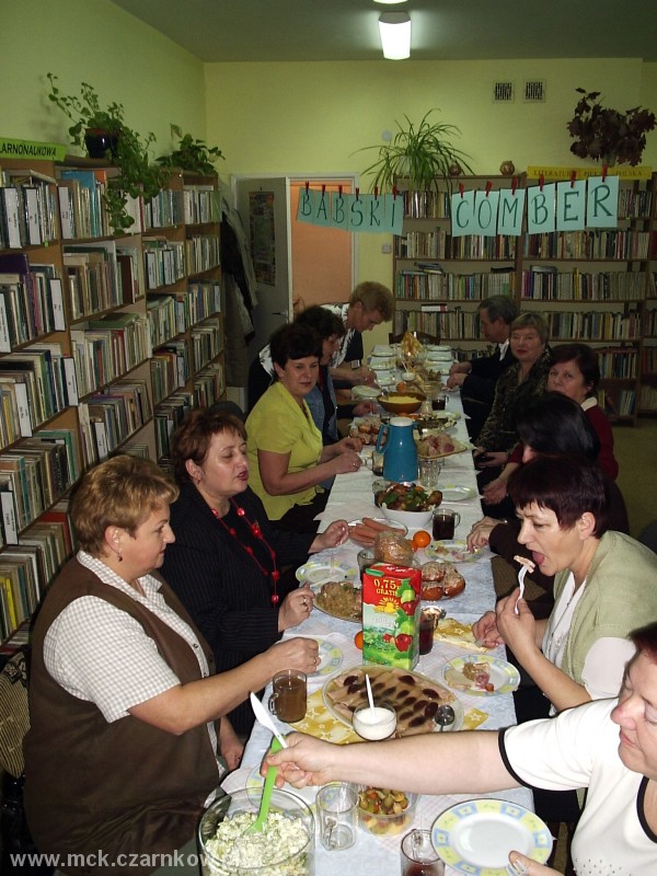 Uczestniczki spotkania w&nbsp;bibliotece