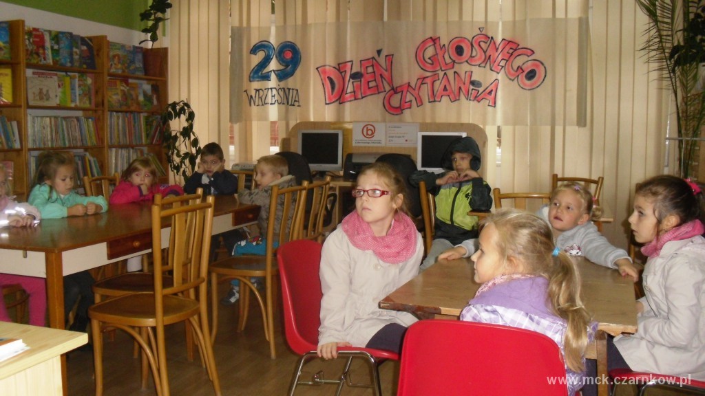 Przedszkolacy w bibilotece Przedszkolacy w bibilotece