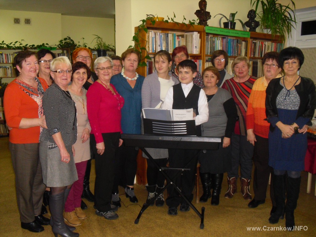 Uczestnicy spotkania w bibliotece