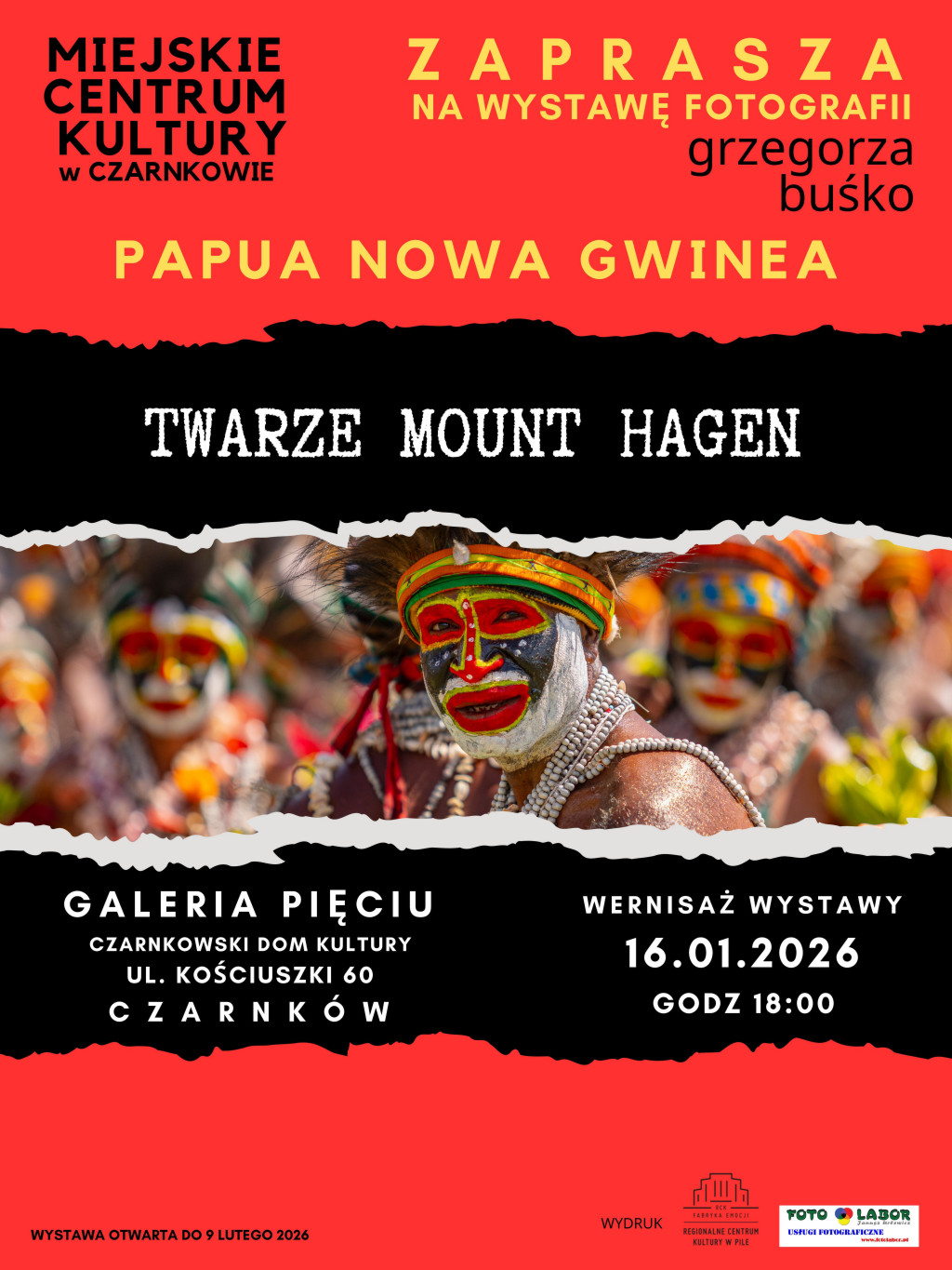 Treść plakatu z&nbsp;portretową fotografią ludzi z&nbsp;pomalowanymi twarzami