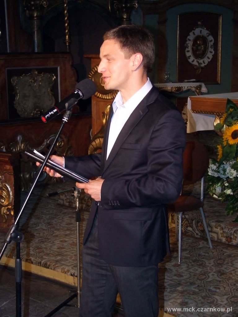Osoba zapowiadająca występ