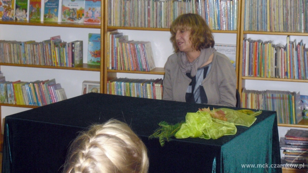 Autorka licznych powieści dla dzieci i dorosłych Barbara Kosmowska