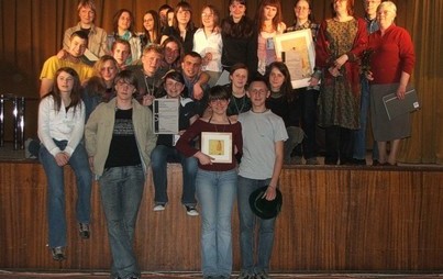 Zdjęcie do XXIV Czarnkowskie Forum Teatr&oacute;w Szkolnych 2006