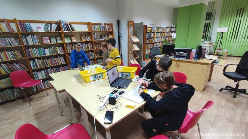 Zdjęcie do Z robotami na ty 2022