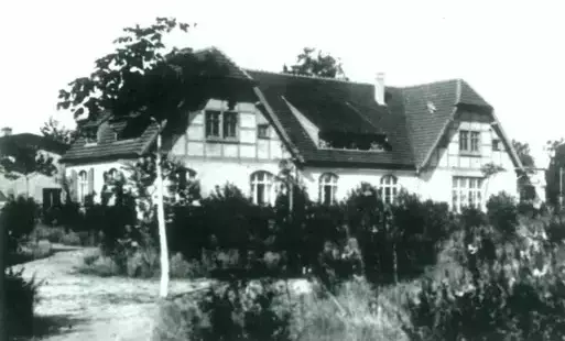 Dwór Amsbergów na fotografii przedwojennej