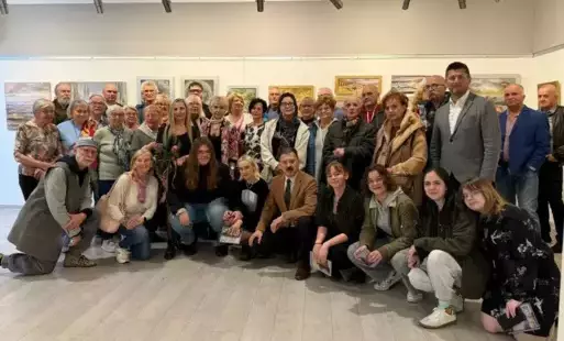 Wspóla fotografia uczestników wernisażu
