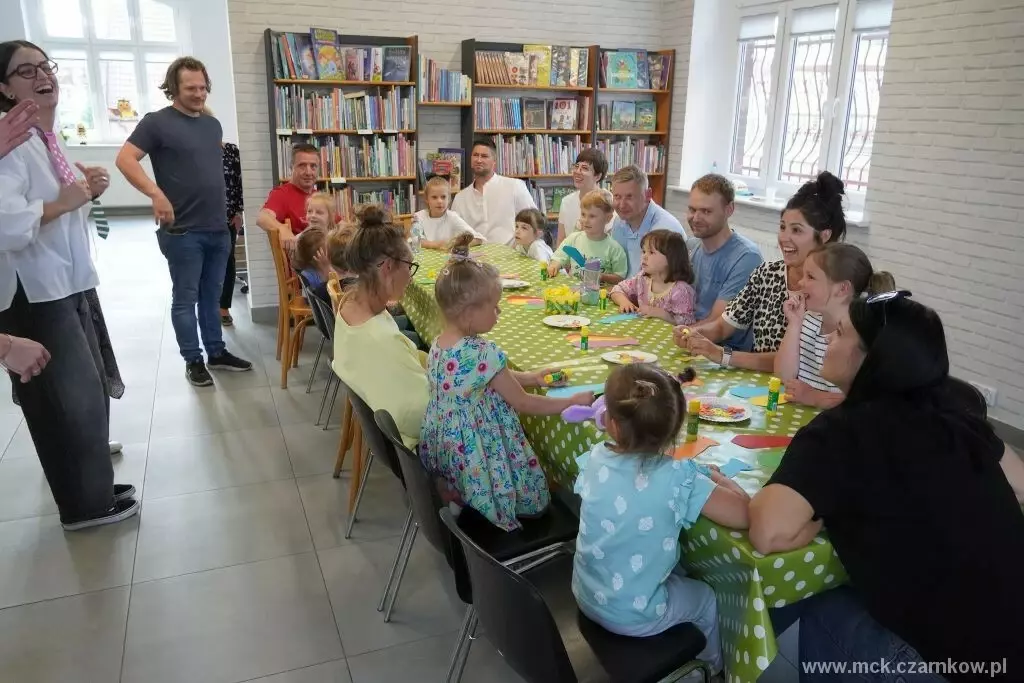 Zdjęcie do Tata też czyta 2025