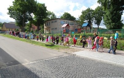 Zdjęcie do Cały Czarnk&oacute;w czyta dzieciom 2009