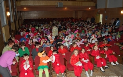 Zdjęcie do Cały Czarnk&oacute;w czyta dzieciom 2010