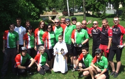 Zdjęcie do Pieszo, konno, kajakiem, na rowerze 2012