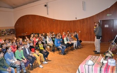 Zdjęcie do 'To tu, to tam' 2013