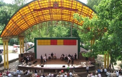 Zdjęcie do Festyn na powitanie lata 2005