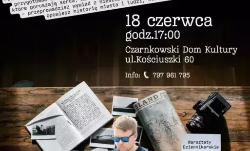 Treść plakatu z notesem, zdjęciami, mapą, apartem fotograficznym, maszyną do pisania i mężczyzną z mikrofonem i słuchawkami w formie kolażu